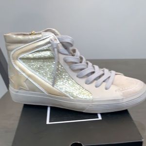 BRAND NEW!! Size 9 star shoes